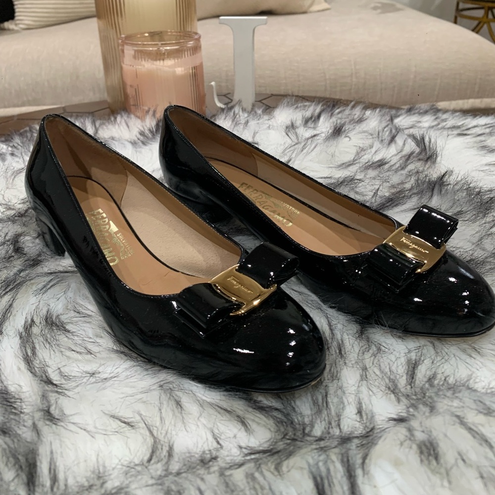 Salvatore Ferragamo Black Vera Bow Leather Low Pumps